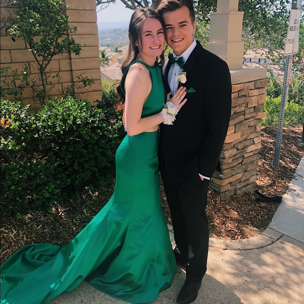 Emerald Sherri Hill prom dress!